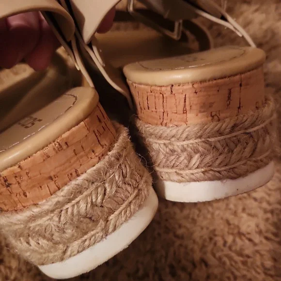 Women's Beige Platform Sandals Size 7.5 - Picture 6 of 13